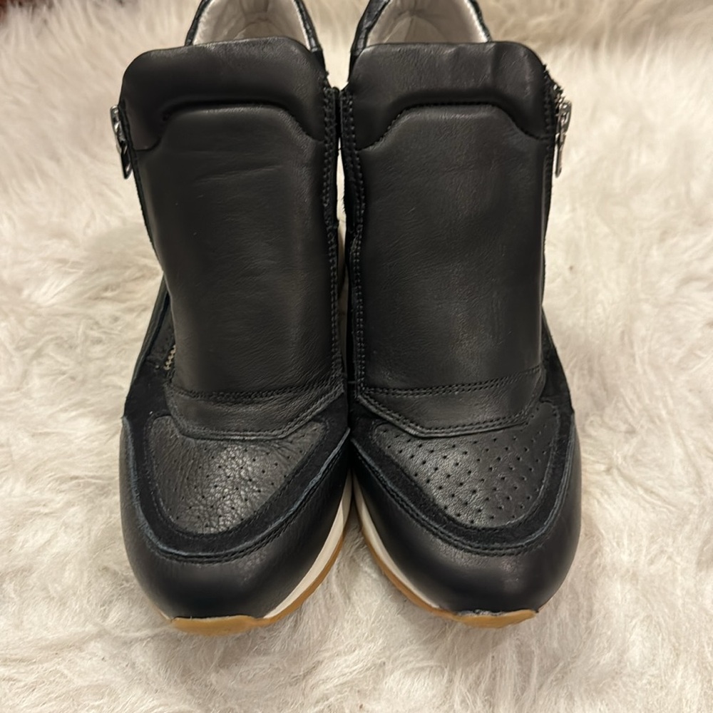 Geox wedge black leather sneakers heel size 40 pre-owned. - Picture 2 of 7